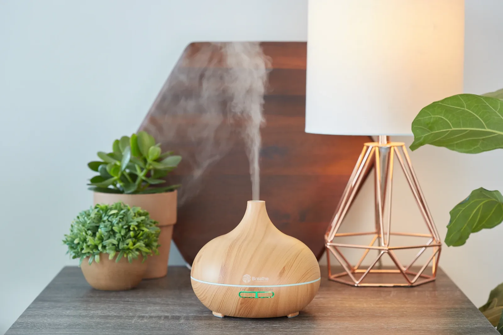 Difusor de aromas fotografado em composição de produto